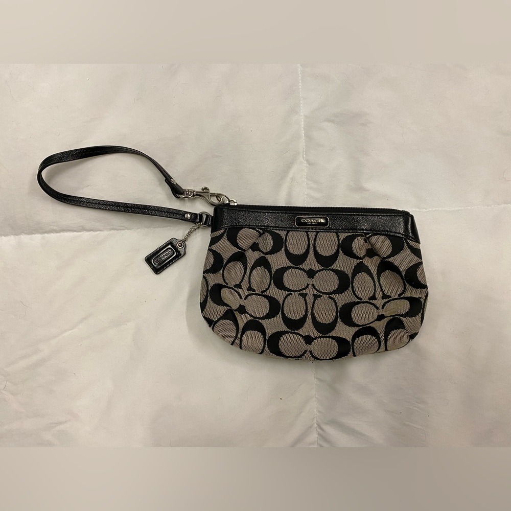Coach Zipper Wristlet